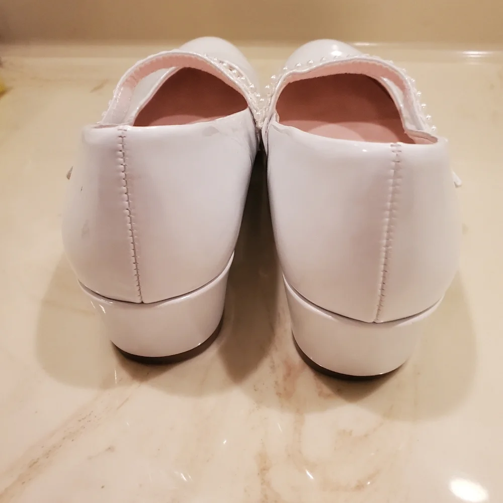 Olive & Edie‎ White Patent leather Marry Janes with Pearls Girls 3
